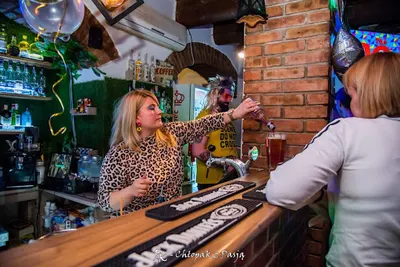 Neon & Drink Pub